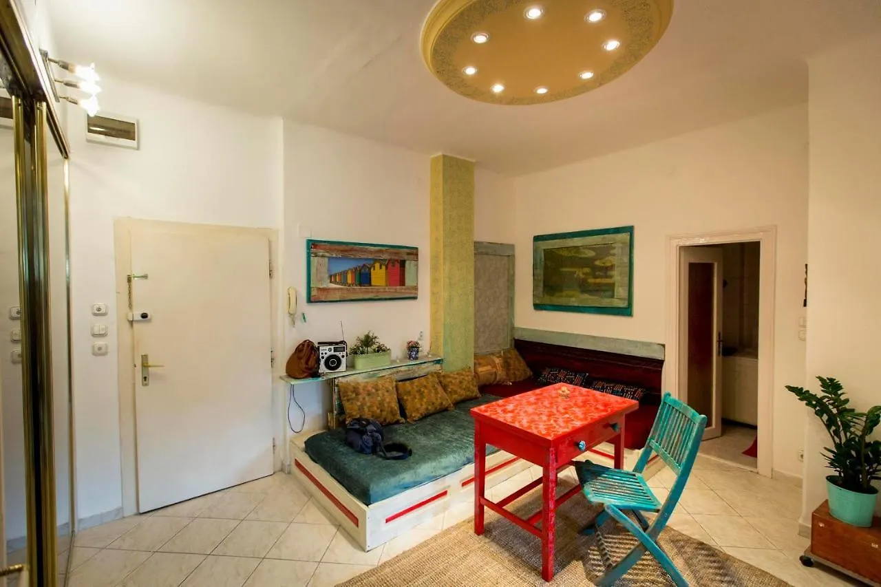 Cosy Art Flat In Downtown Apartment Budapest